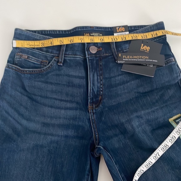 Lee Womens Regular Fit Straight Leg -Flex Motion- Mid Rise- Dark Wash Jeans- 10M - Picture 11 of 14